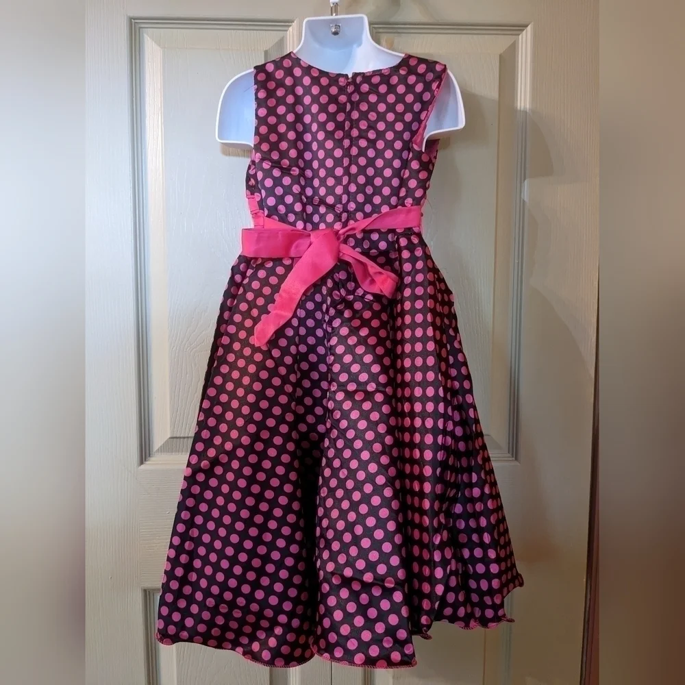 New with Tags Classic Fashion Party Dress, Size 5, B25